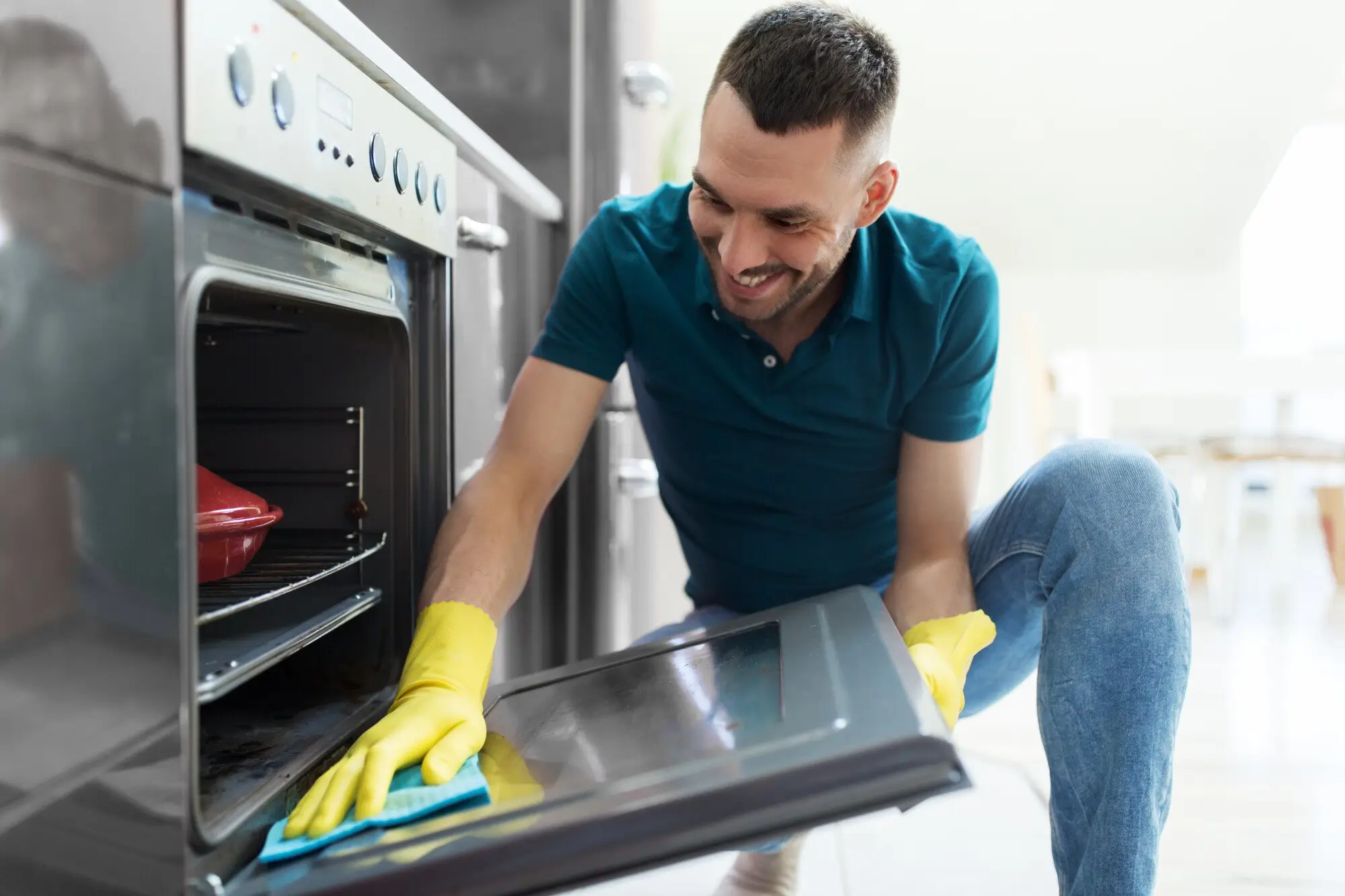 Maintaining a Clean Kitchen in Your Vacation Rental: Tips and Tricks in Fort Myers, FL